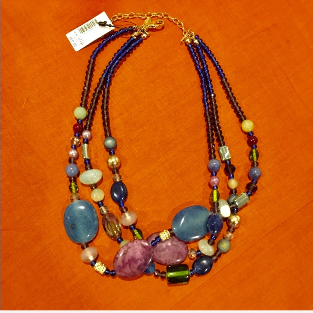 🌹NWT Chico's multicolor stone & crystal necklace.